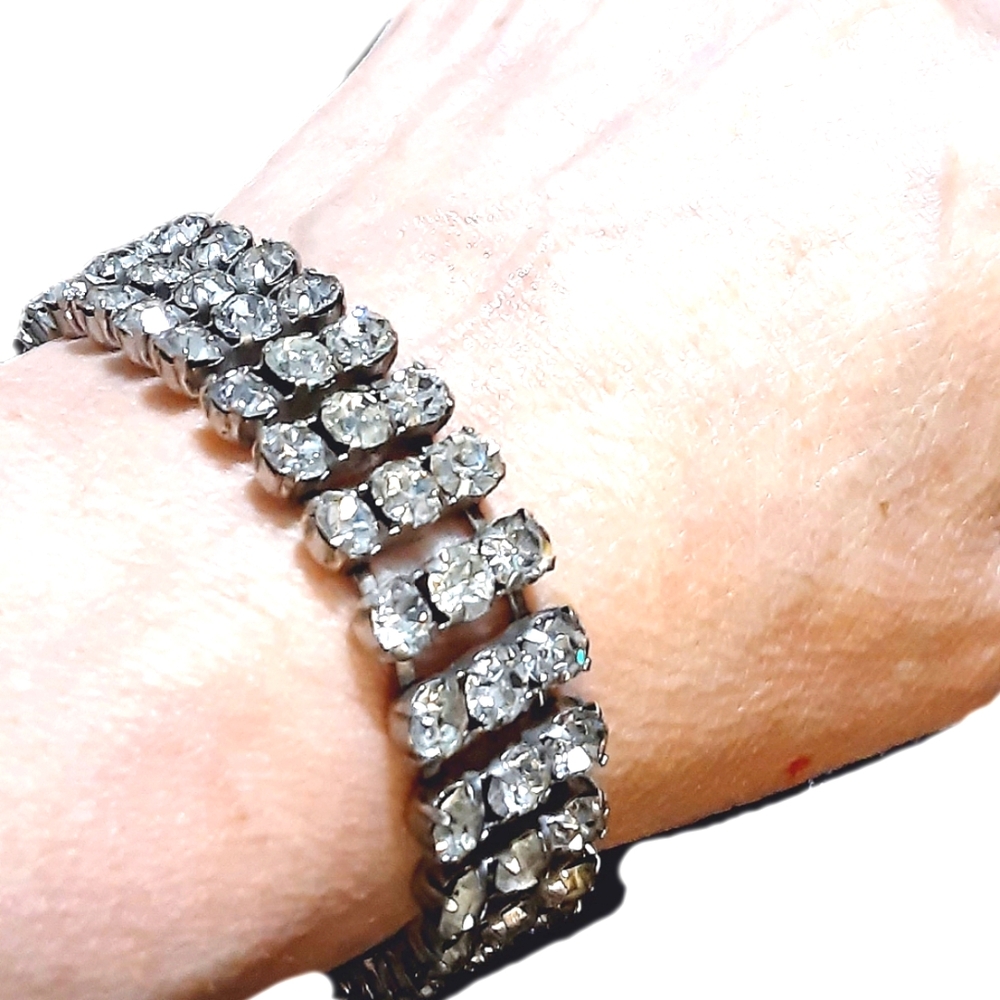 ANTIQUE BRACELET RHINESTONE CLEAR ORIGINAL CLASP, SAFETY CHAIN ENGLAND
